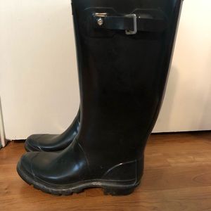 Hunter Rain boots, Women’s wide calf, size 8